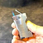 فندک اتمی بغل زن