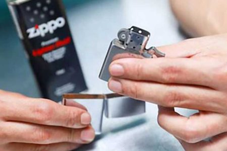 طریقه بنزین زدن فندک زیپو