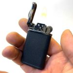 فندک مشکی ساده